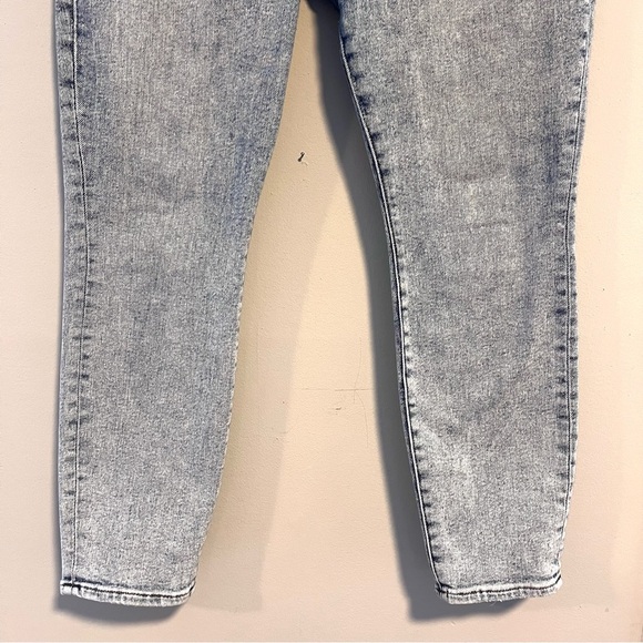 Good American Good Legs High Rise Chewed Hem Ankle Jeans Blue 837 Size 12/31 - Picture 3 of 11